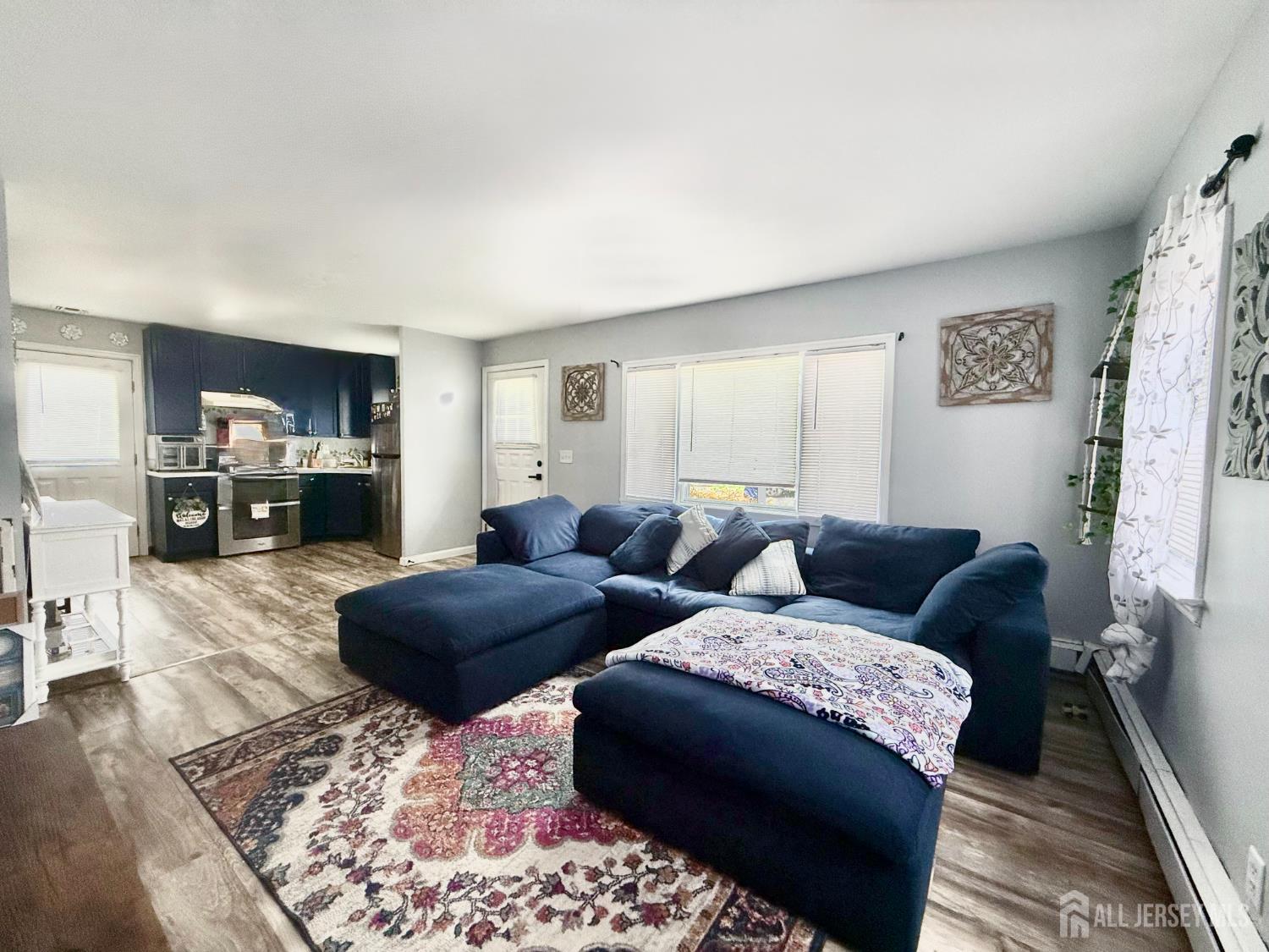 13 Middlesex Boulevard Image 2