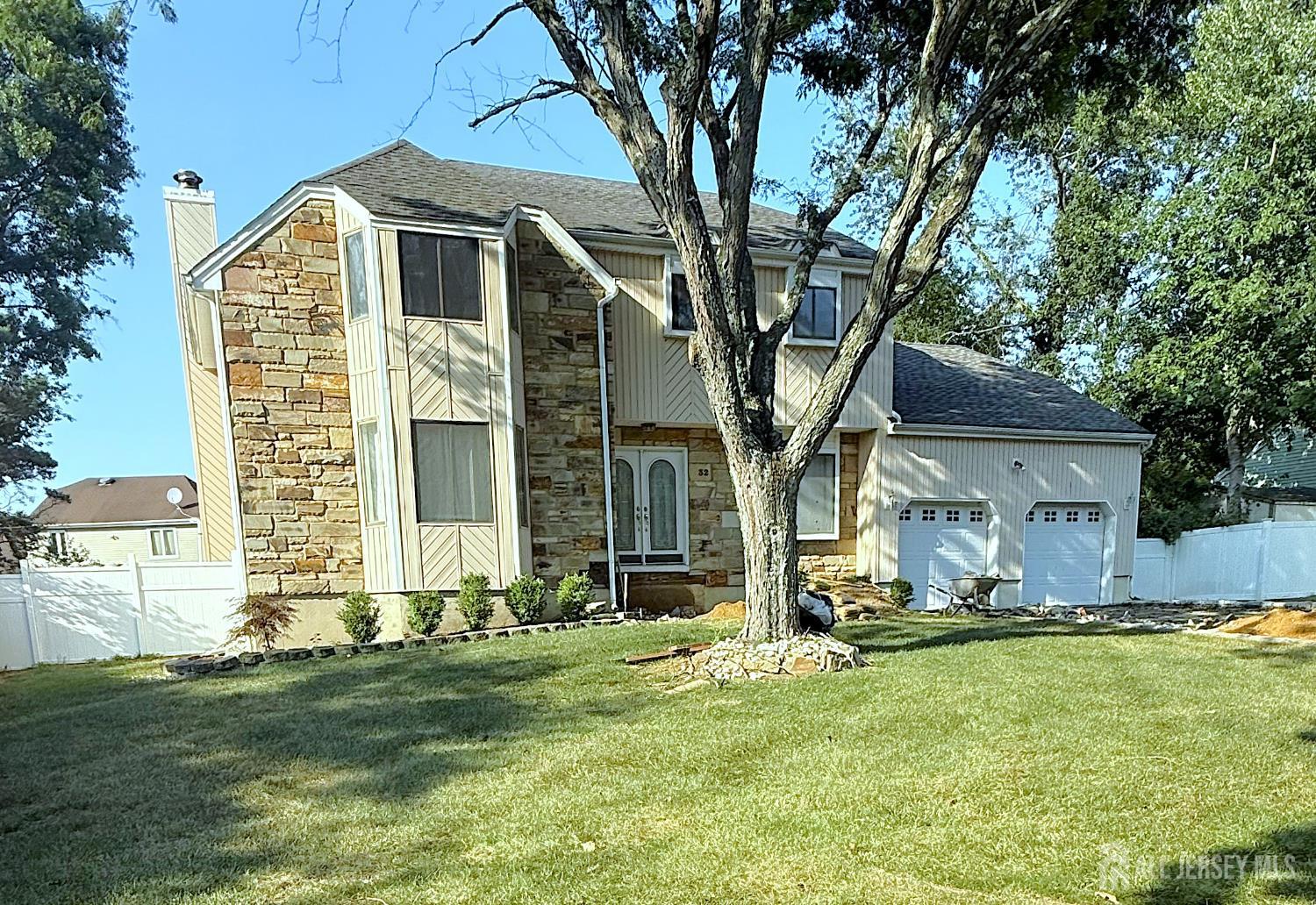 32 Victorian Drive Image 2