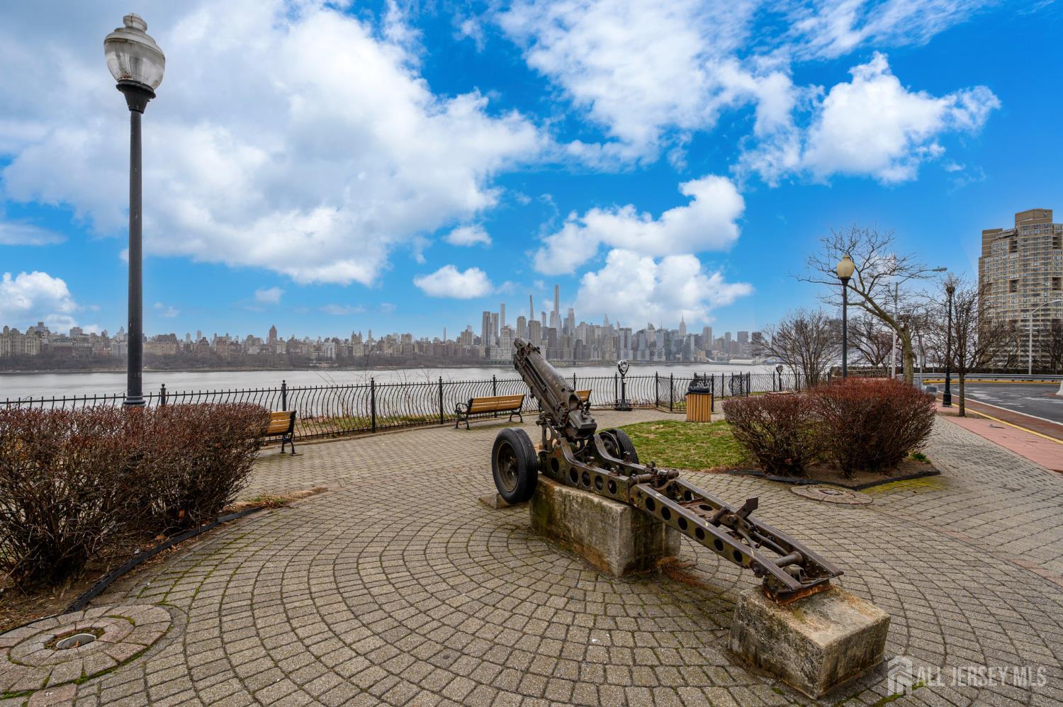 7435 Boulevard East 34, North Bergen, NJ, 07047 image 17