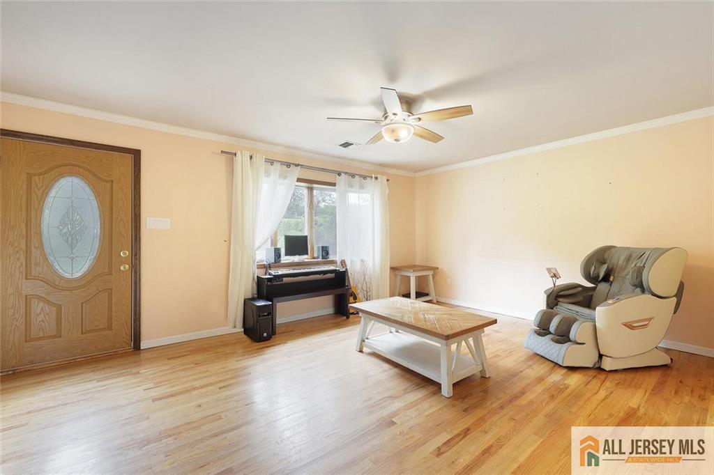 675 Georges Road Image 5