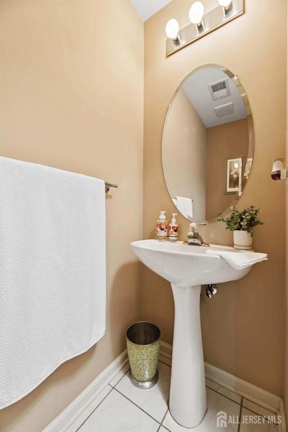 44 Windsong Circle, East Brunswick, NJ, 08816 image 12