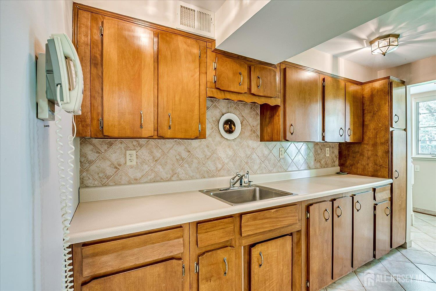 64 Annette Drive, Edison, NJ, 08820 image 18