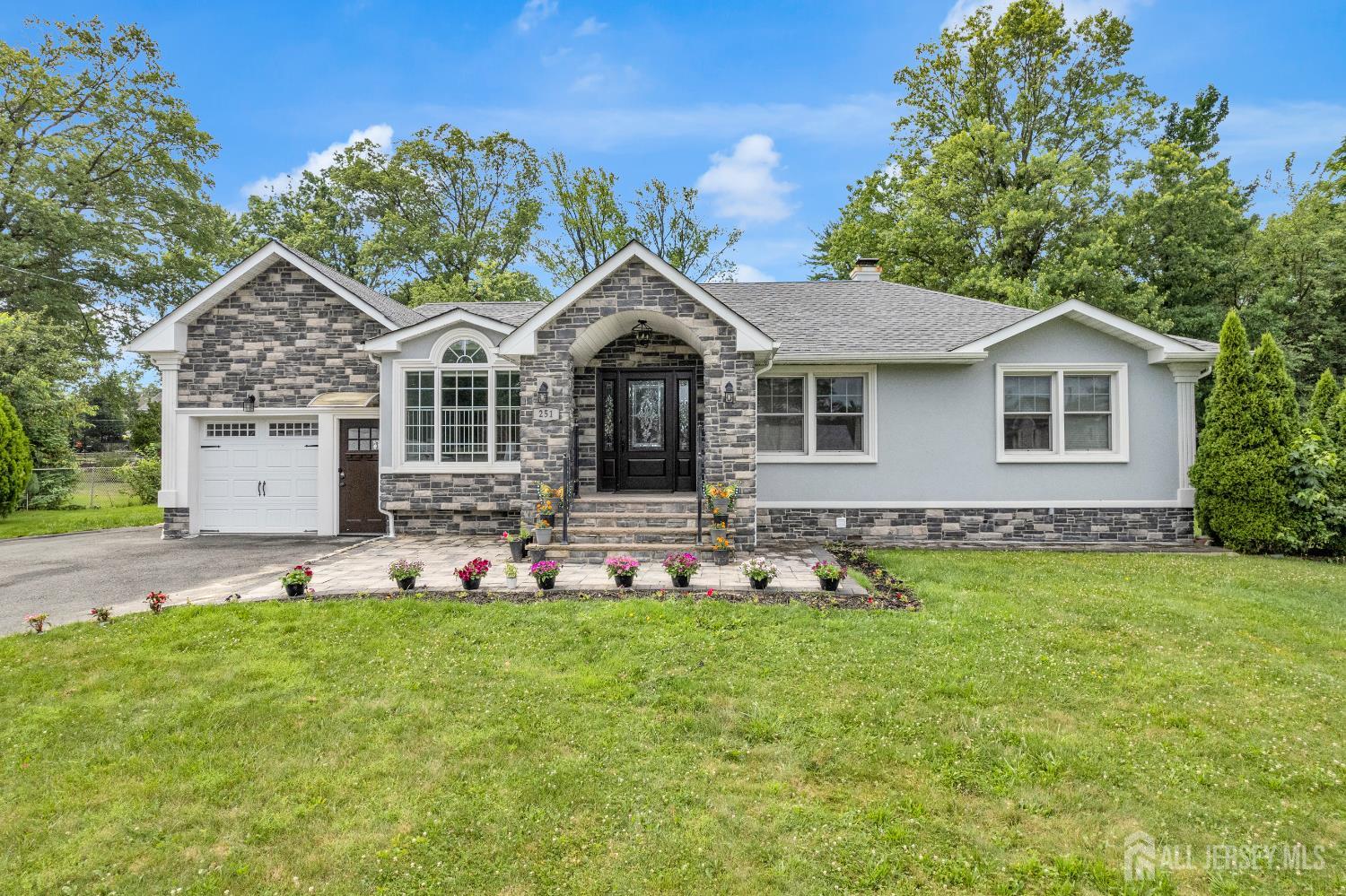 251 W Shirley Avenue Image 1