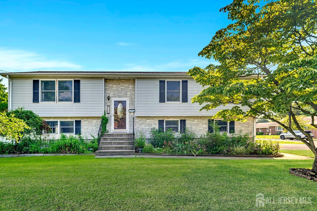 250 Adirondack Avenue Image 2
