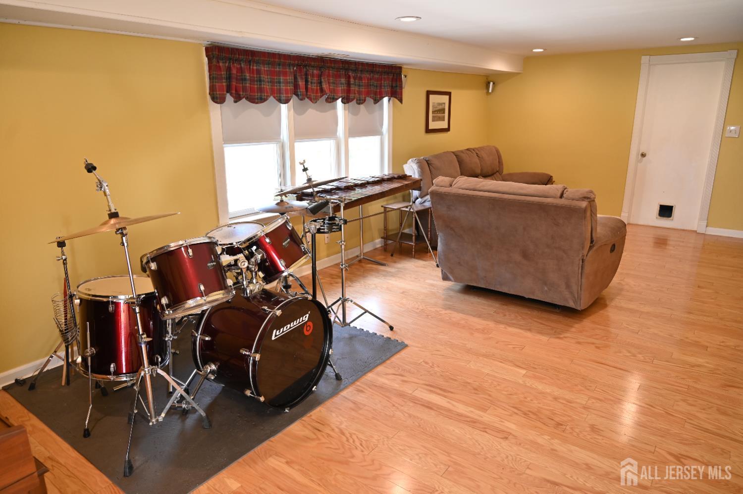 6 Nancy Circle, Edison, NJ, 08817 image 27