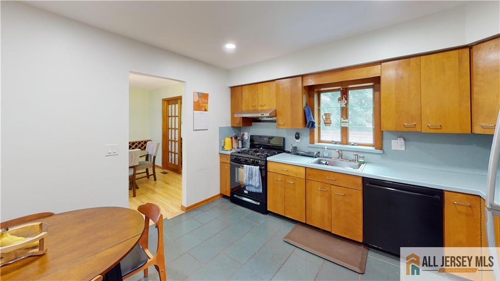 398 Waltham Avenue Image 5
