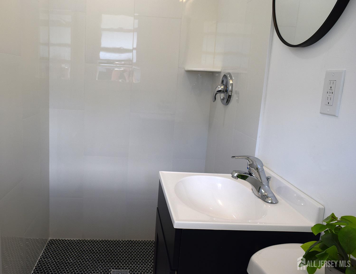 42 Roosevelt Avenue, Colonia, NJ, 07067 image 15