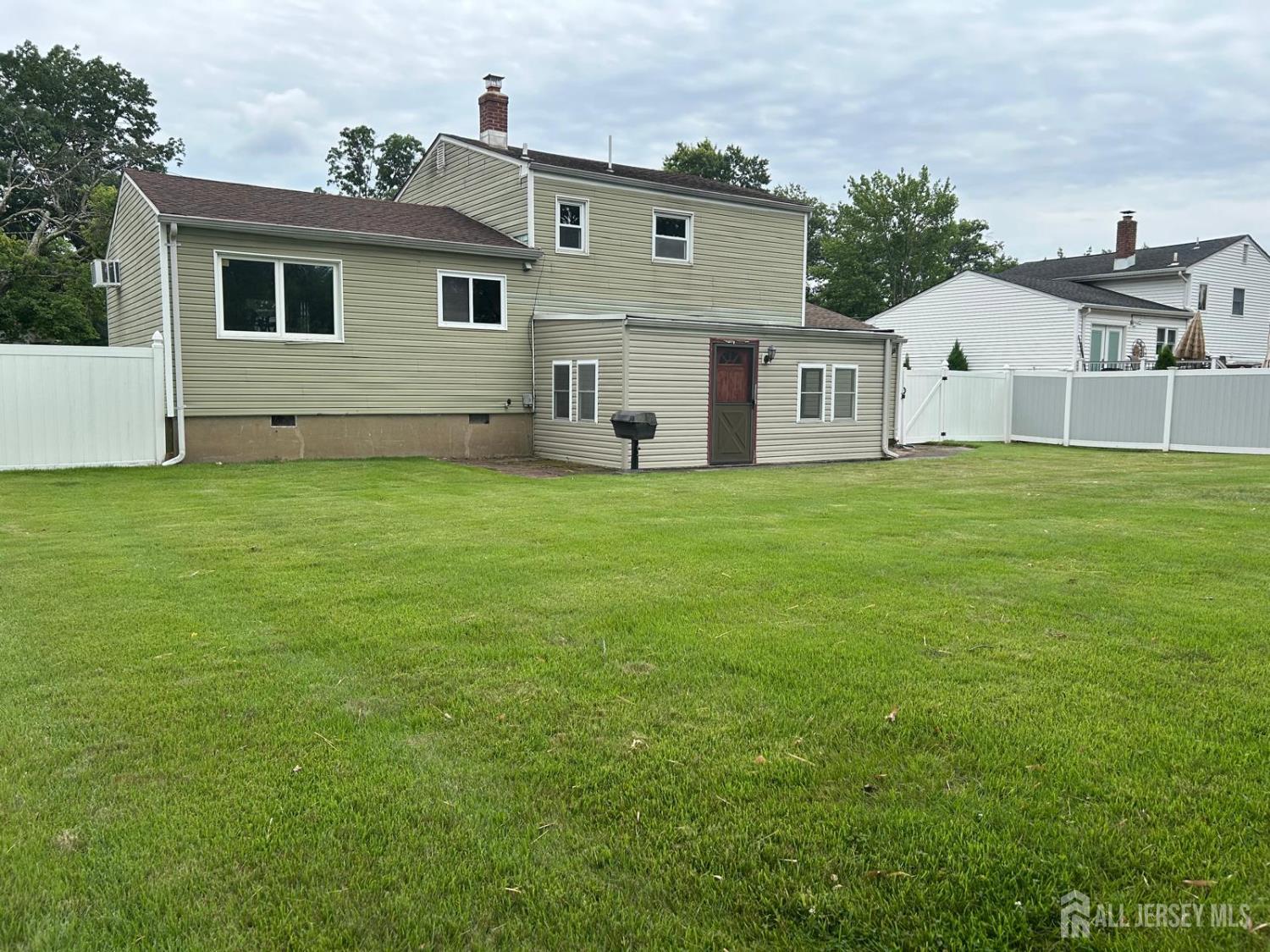 14 McGinnis Road, Edison, NJ, 08817