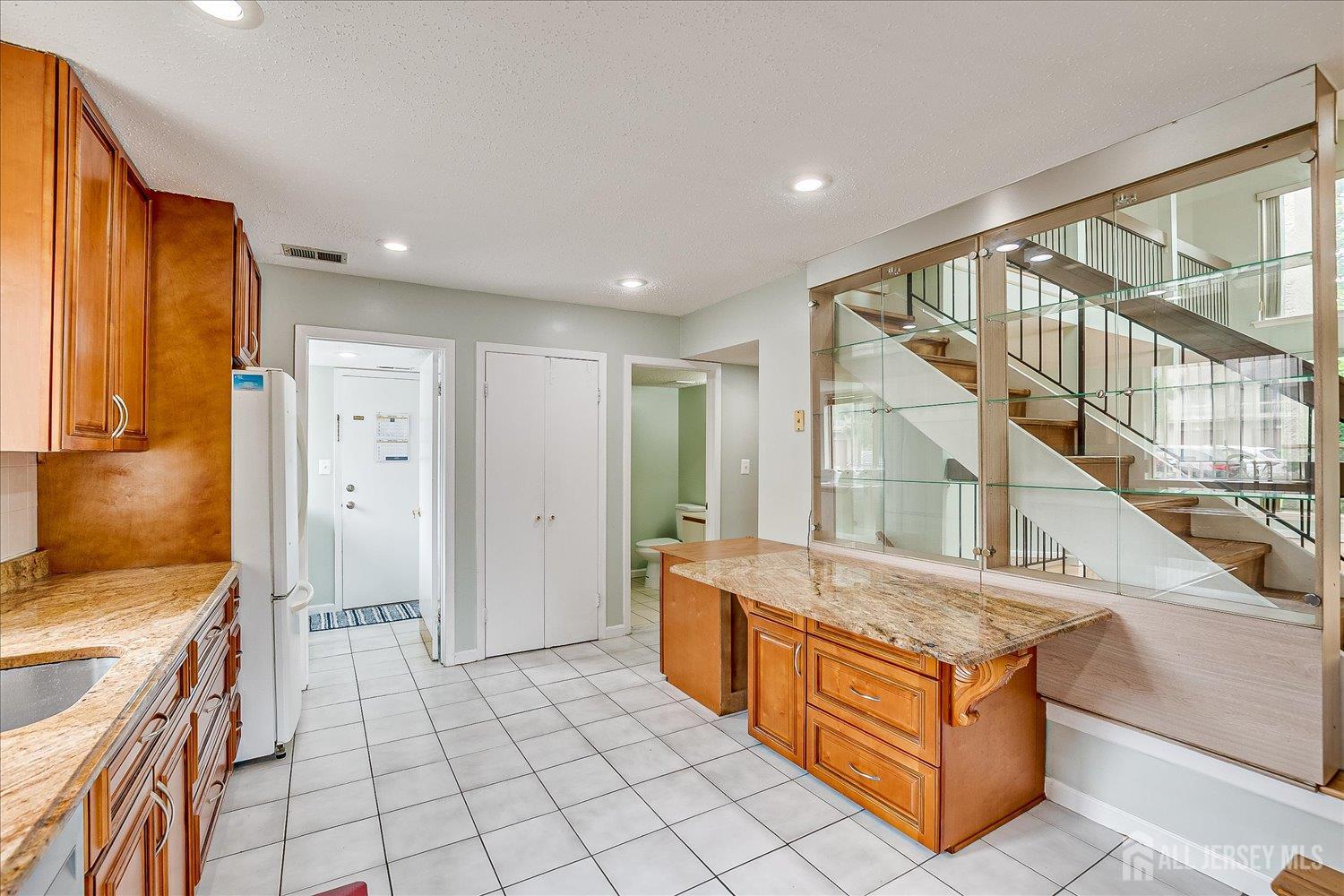 68 Kelly Drive, Edison, NJ, 08820 image 35