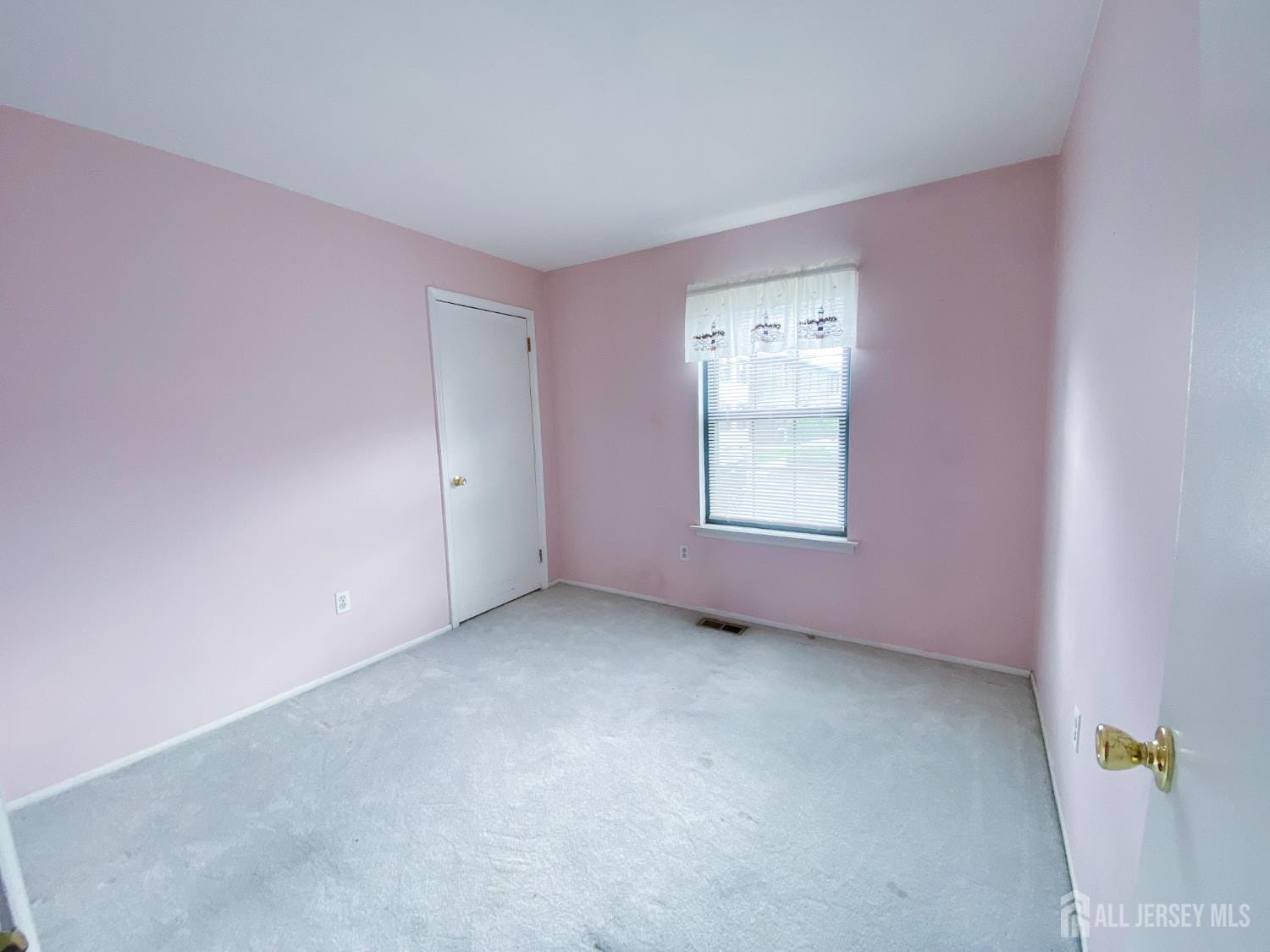 33 Foxhall Street B, Middlesex, NJ, 08846 image 15
