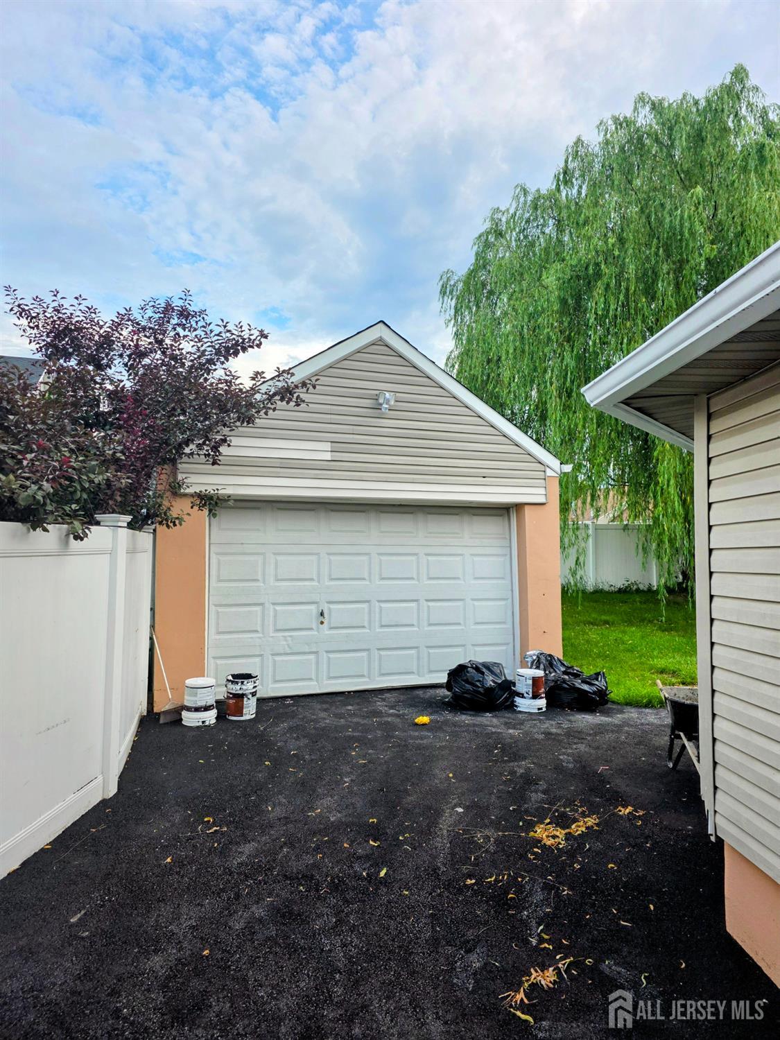 81 Hickory Street Image 5