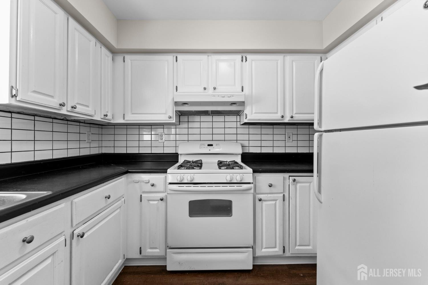 284-286 Silzer Street, Perth Amboy, NJ, 08861 image 11