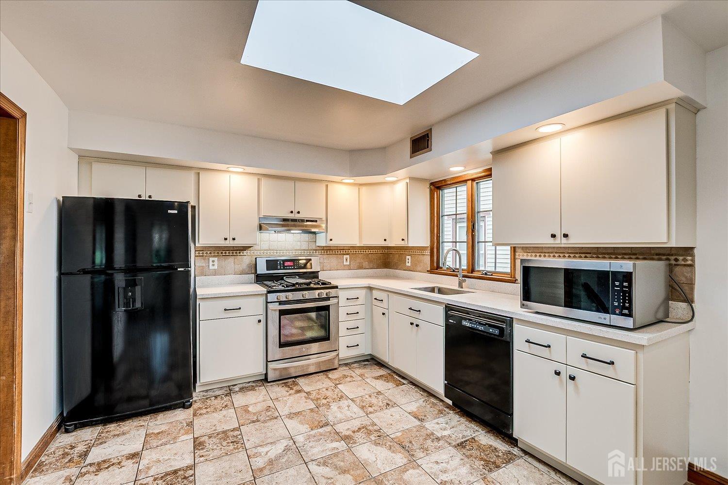 221 S Pine Avenue, South Amboy, NJ, 08879 image 21