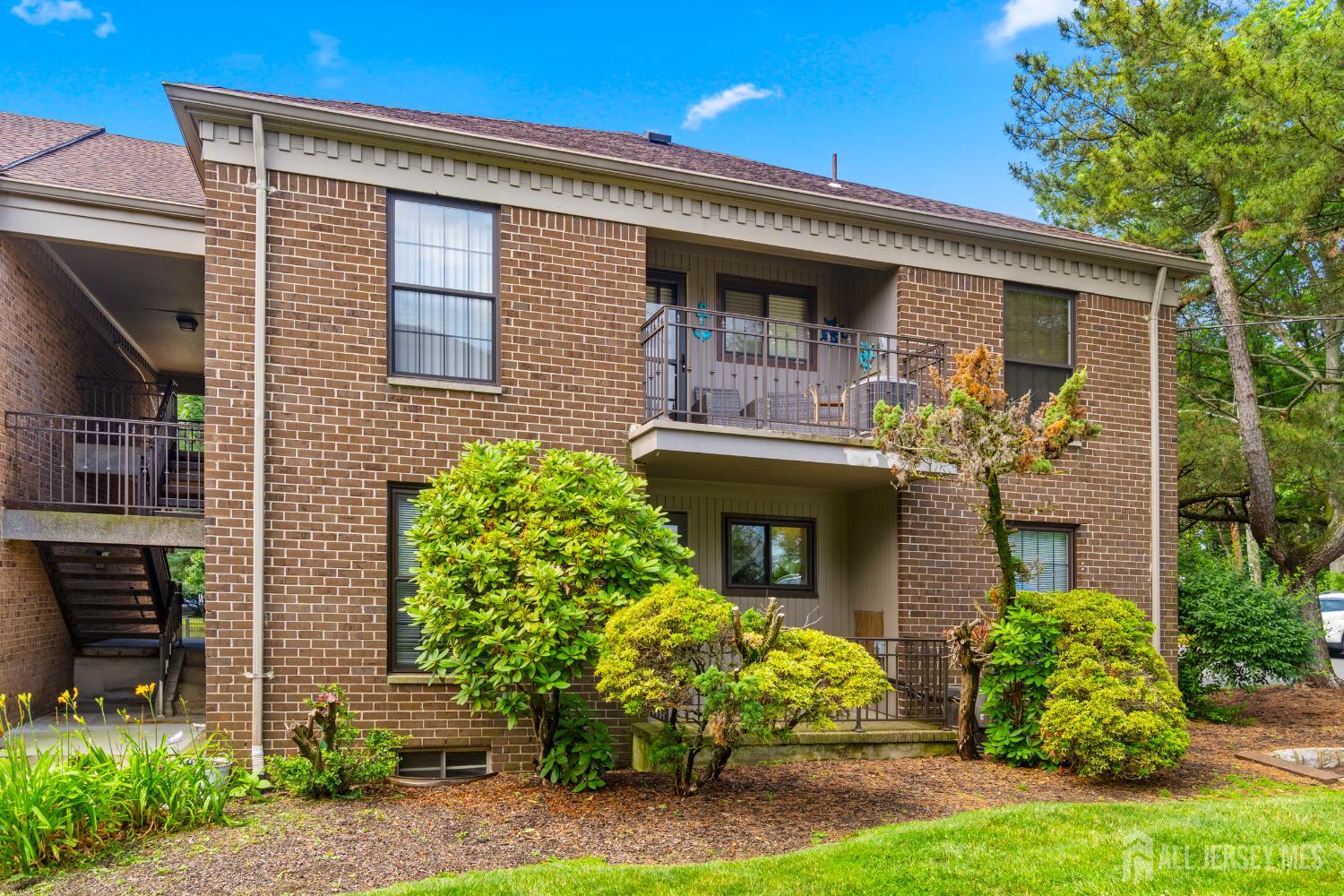 323 Gill Lane 5B Image 1