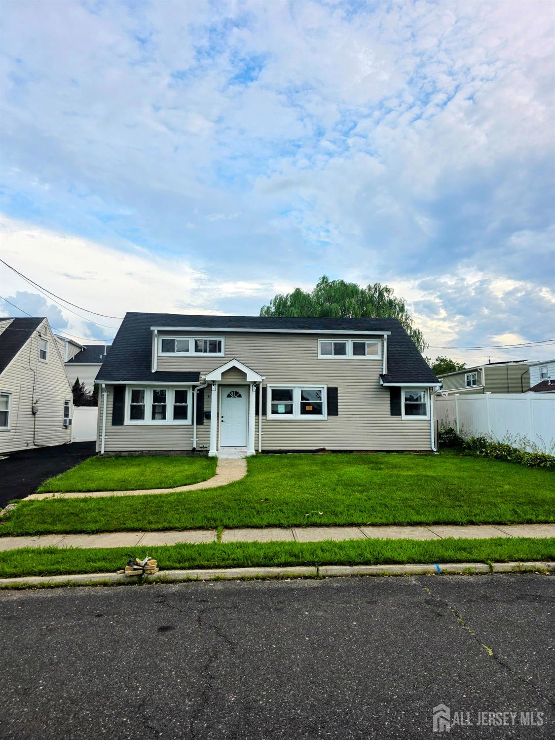 81 Hickory Street, Carteret, NJ, 07008