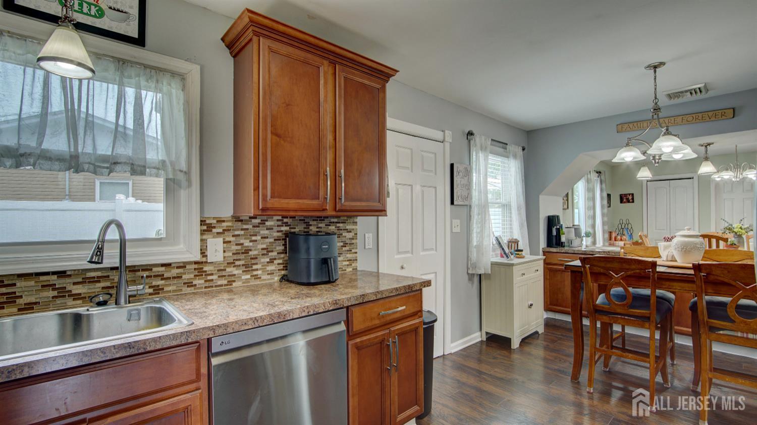 27 Carlton Avenue, Monroe, NJ, 08831 image 8