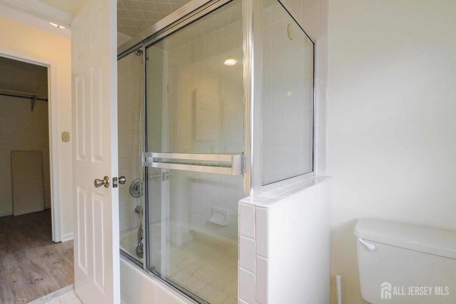 809 Woodhaven Drive, Edison, NJ, 08817 image 20