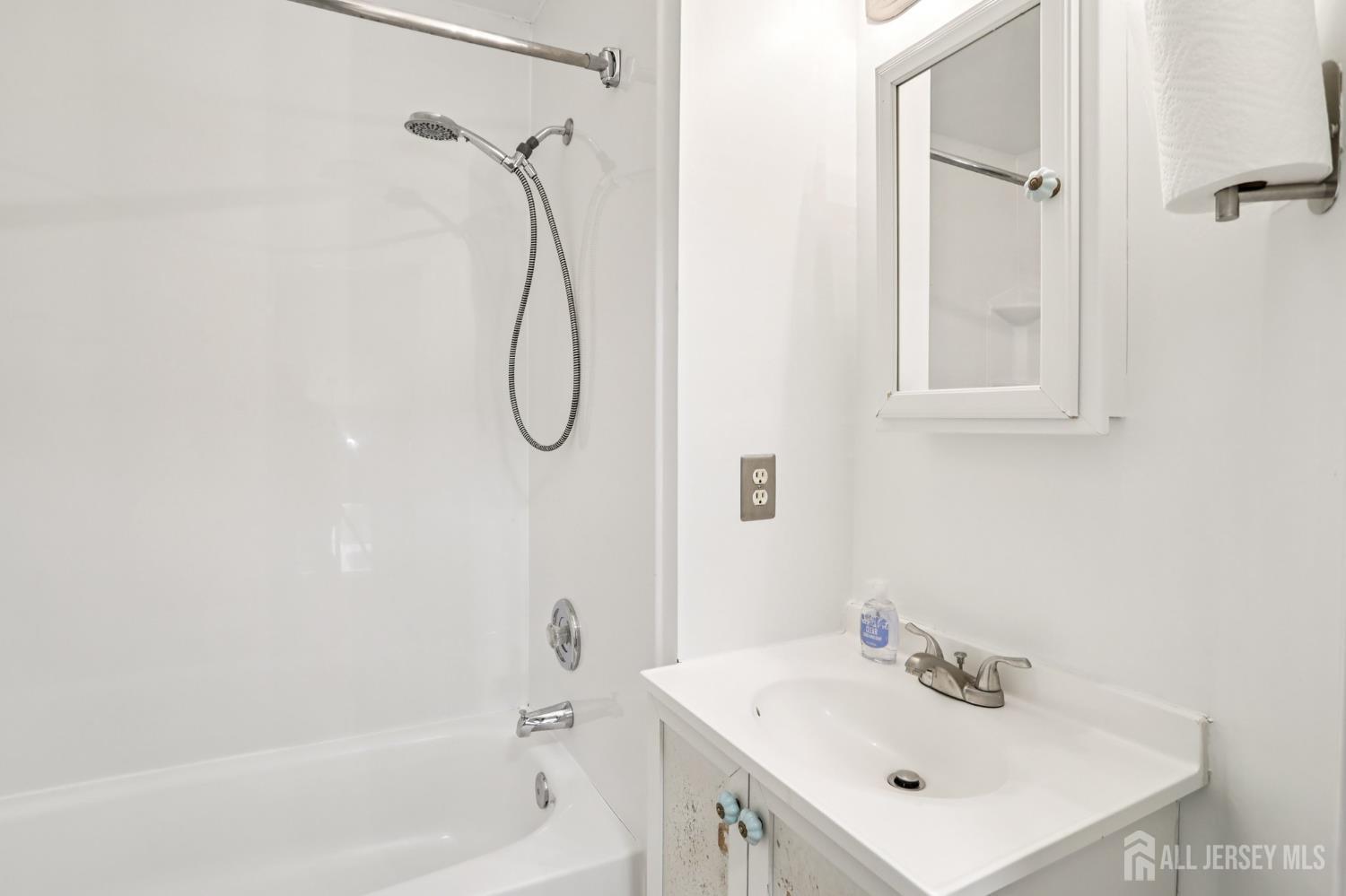 306 Holly Drive, Perth Amboy, NJ, 08861 image 24