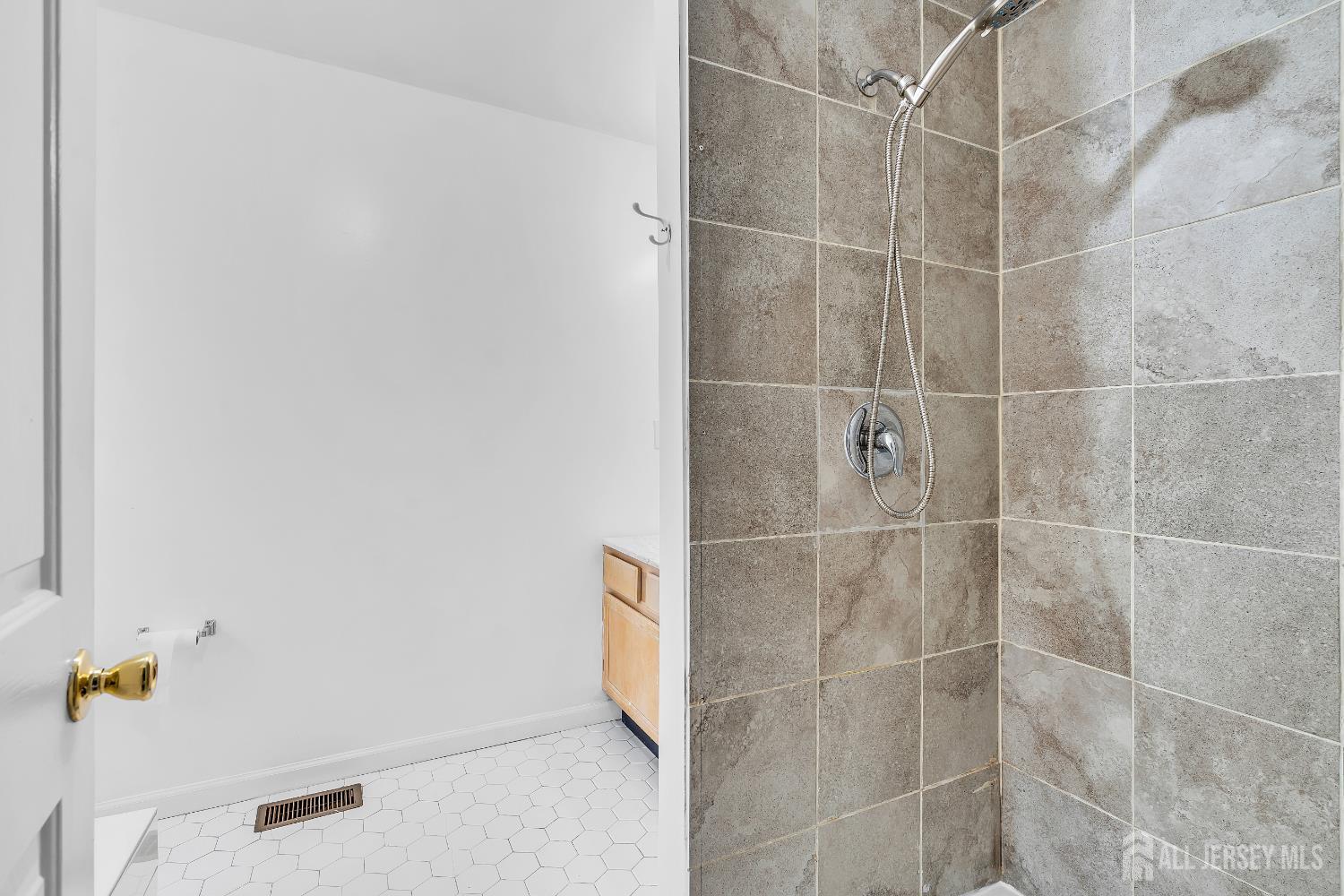 219 Hidden Woods Court, Piscataway, NJ, 08854 image 24