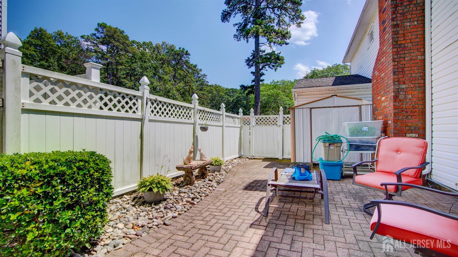 3 Feathertree Court Image 4