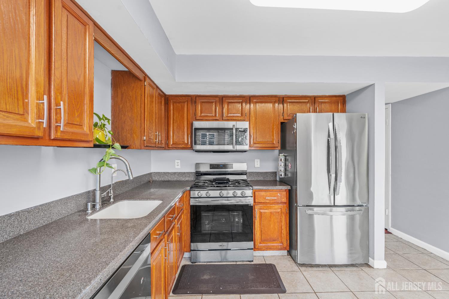 4 Daphne Court, Edison, NJ, 08820 image 18