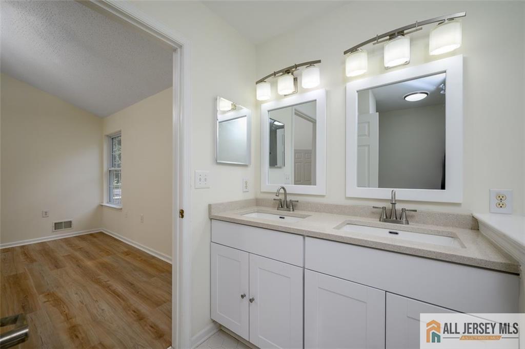 4 Penny Lane, Jackson, NJ, 08527 image 13
