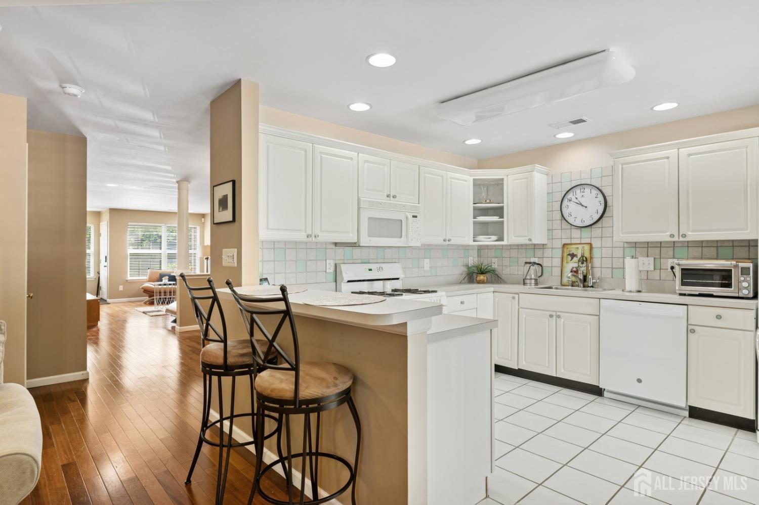44 Windsong Circle, East Brunswick, NJ, 08816 image 20