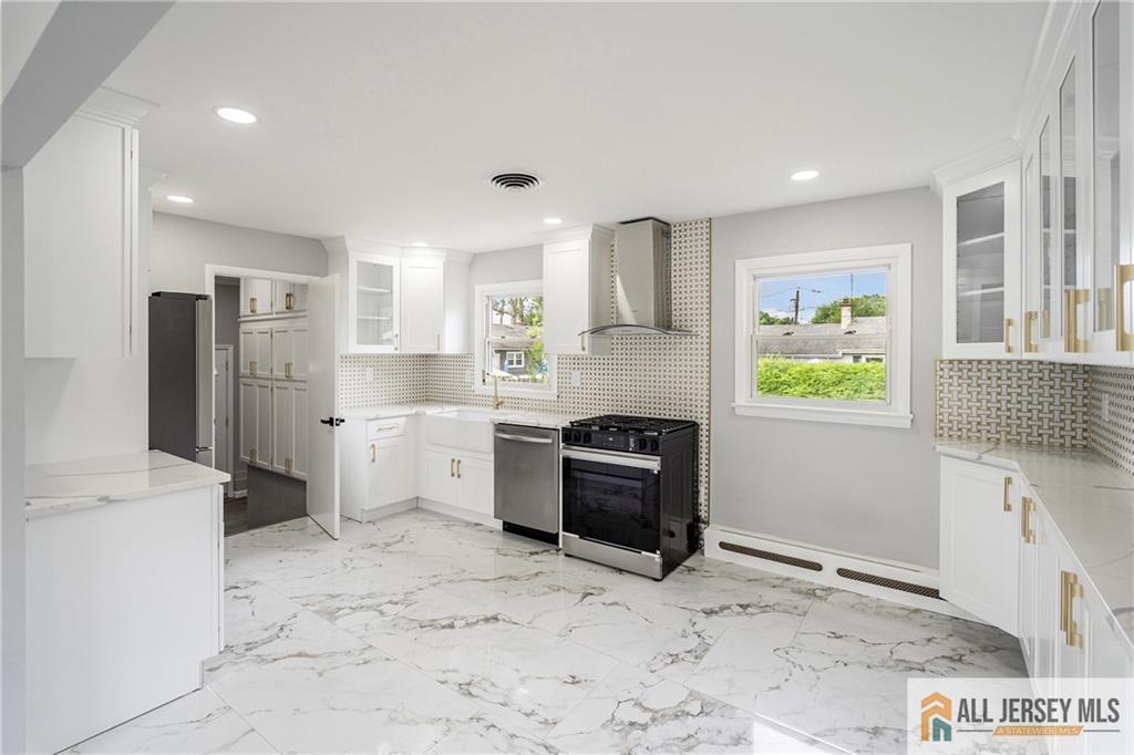 366 Muriel Avenue Image 5