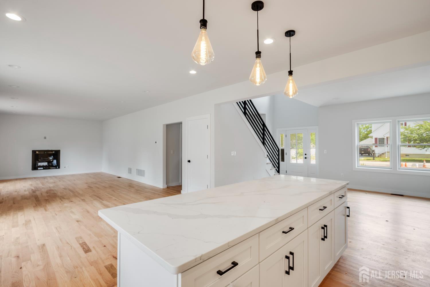 705 Plainfield Avenue Image 3