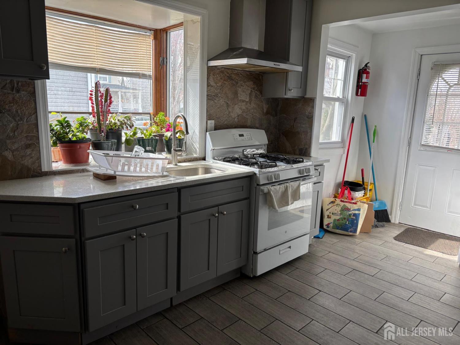 220 S Washington Avenue Image 2