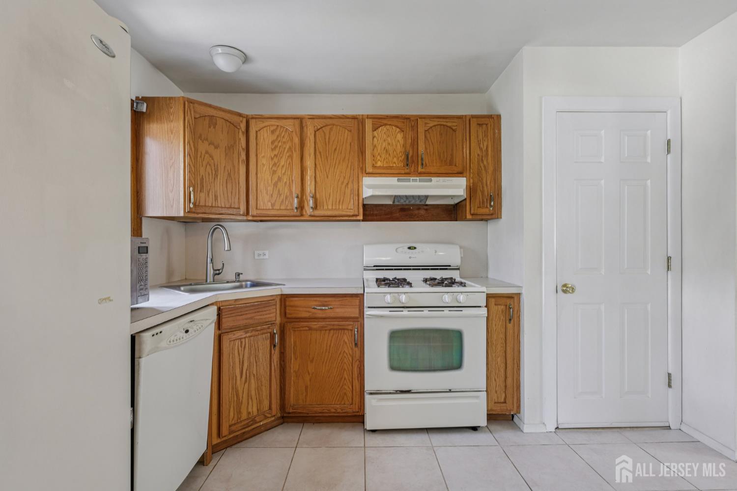 17 Aberdeen Avenue, Iselin, NJ, 08830 image 11