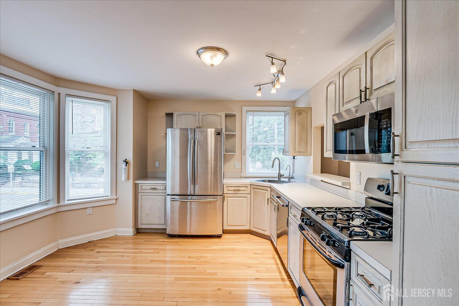 2 Hiram Square, New Brunswick, NJ, 08901 image 10