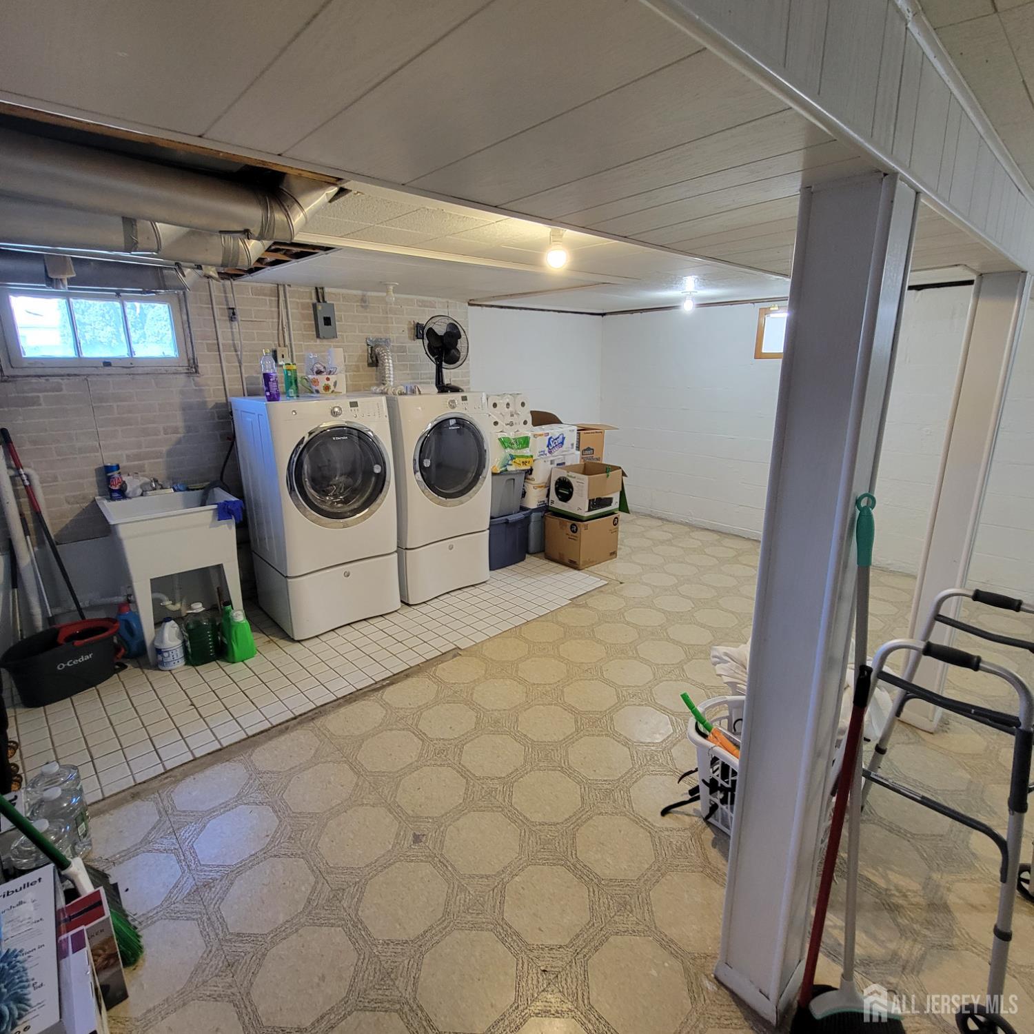 646 franklin Drive, Perth Amboy, NJ, 08861 image 34