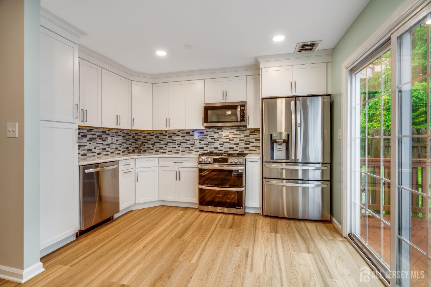 1604 Mulberry Court Image 2