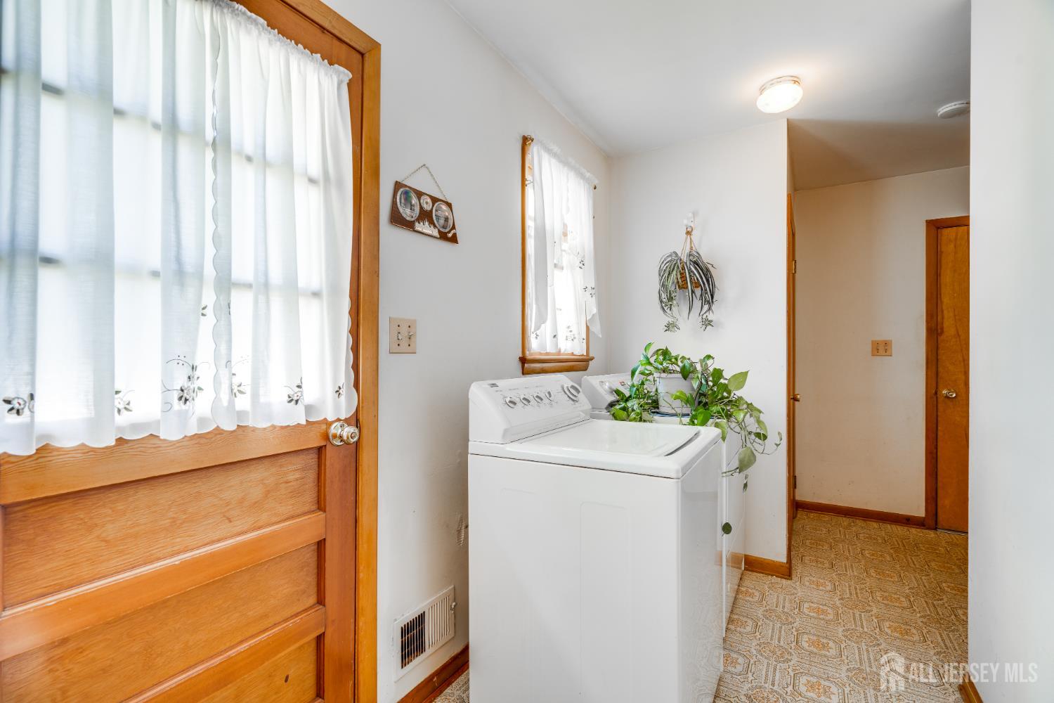 1365 Sioux Road, North Brunswick, NJ, 08902 image 11