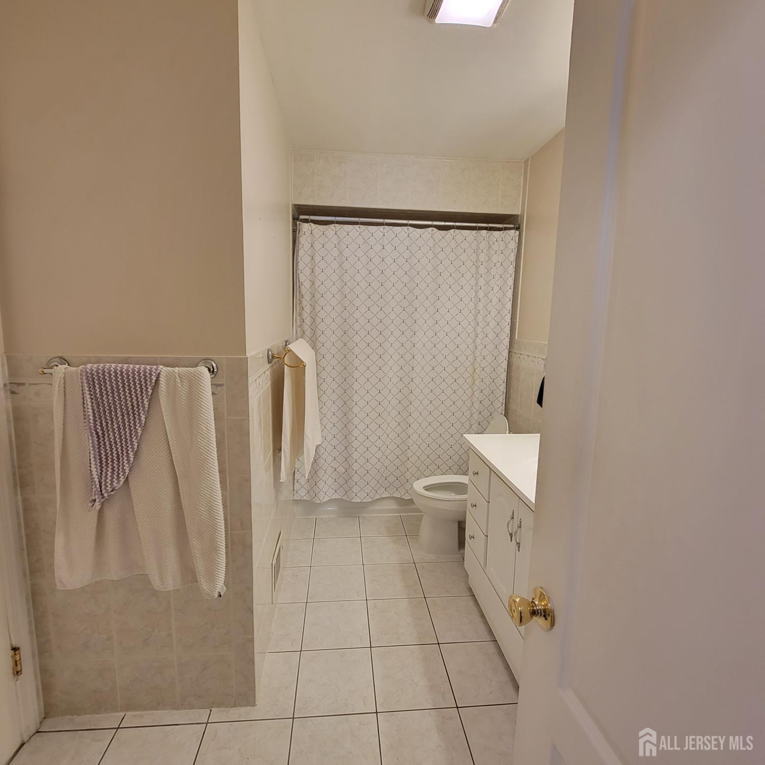 646 franklin Drive, Perth Amboy, NJ, 08861 image 39