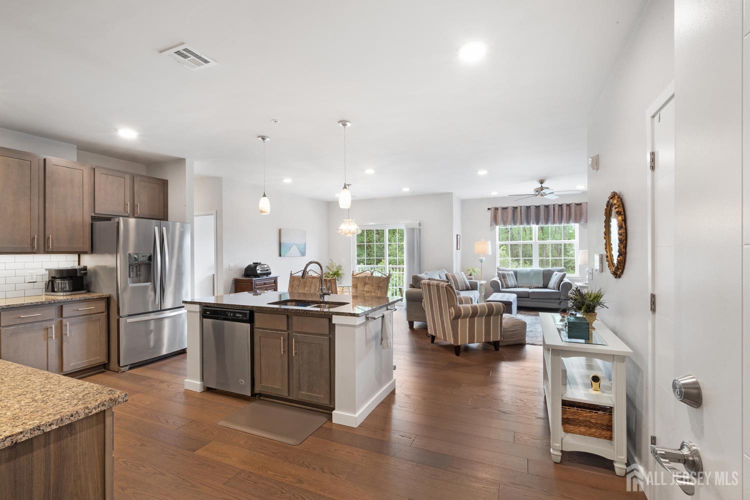 635 Lorhan Drive Image 3