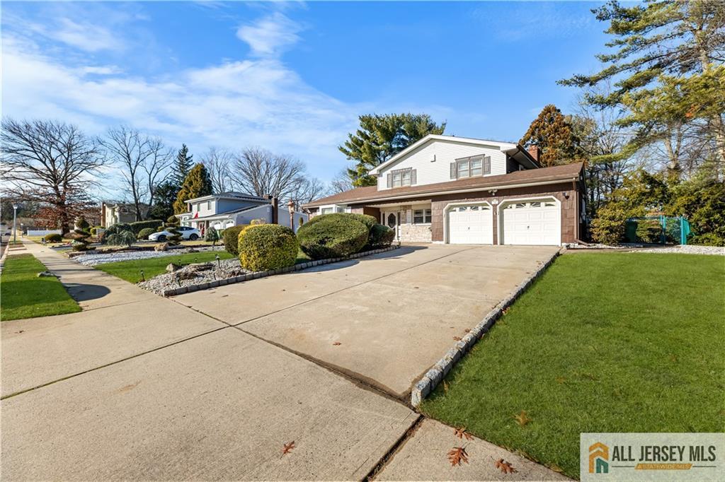 32 Fielek Terrace, Sayreville, NJ, 08859