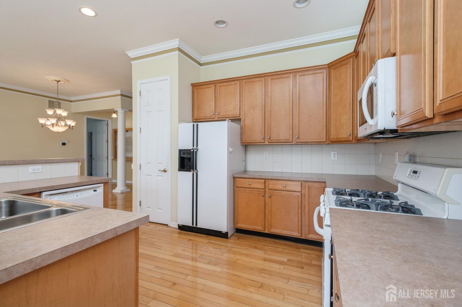 9 Glen Eagles Way, Monroe, NJ, 08831 image 11