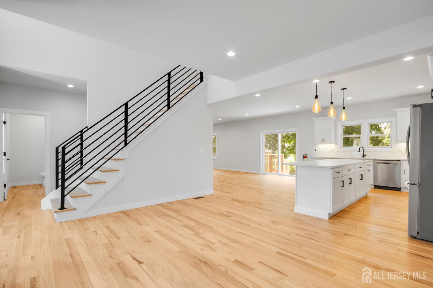 709 Plainfield Avenue Image 3