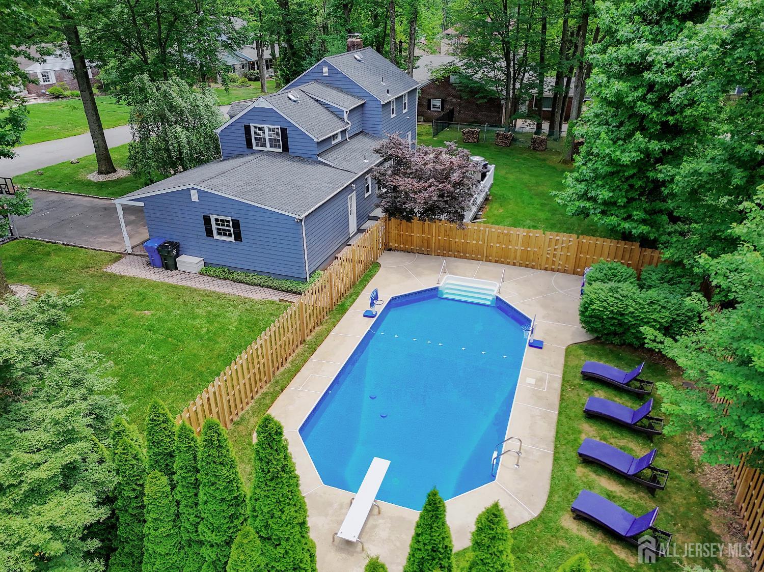 70 Surrey Lane Image 2