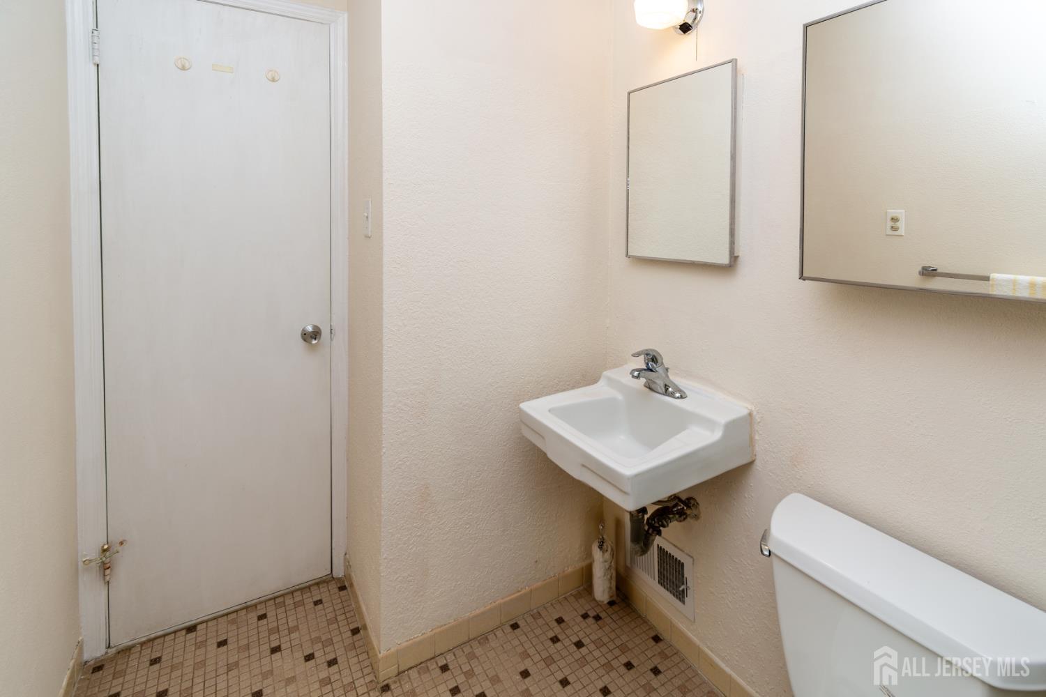 40 Phelps Avenue, New Brunswick, NJ, 08901 image 36