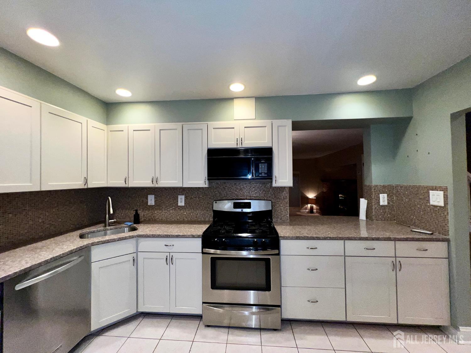 37 Albury Way, North Brunswick, NJ, 08902 image 6