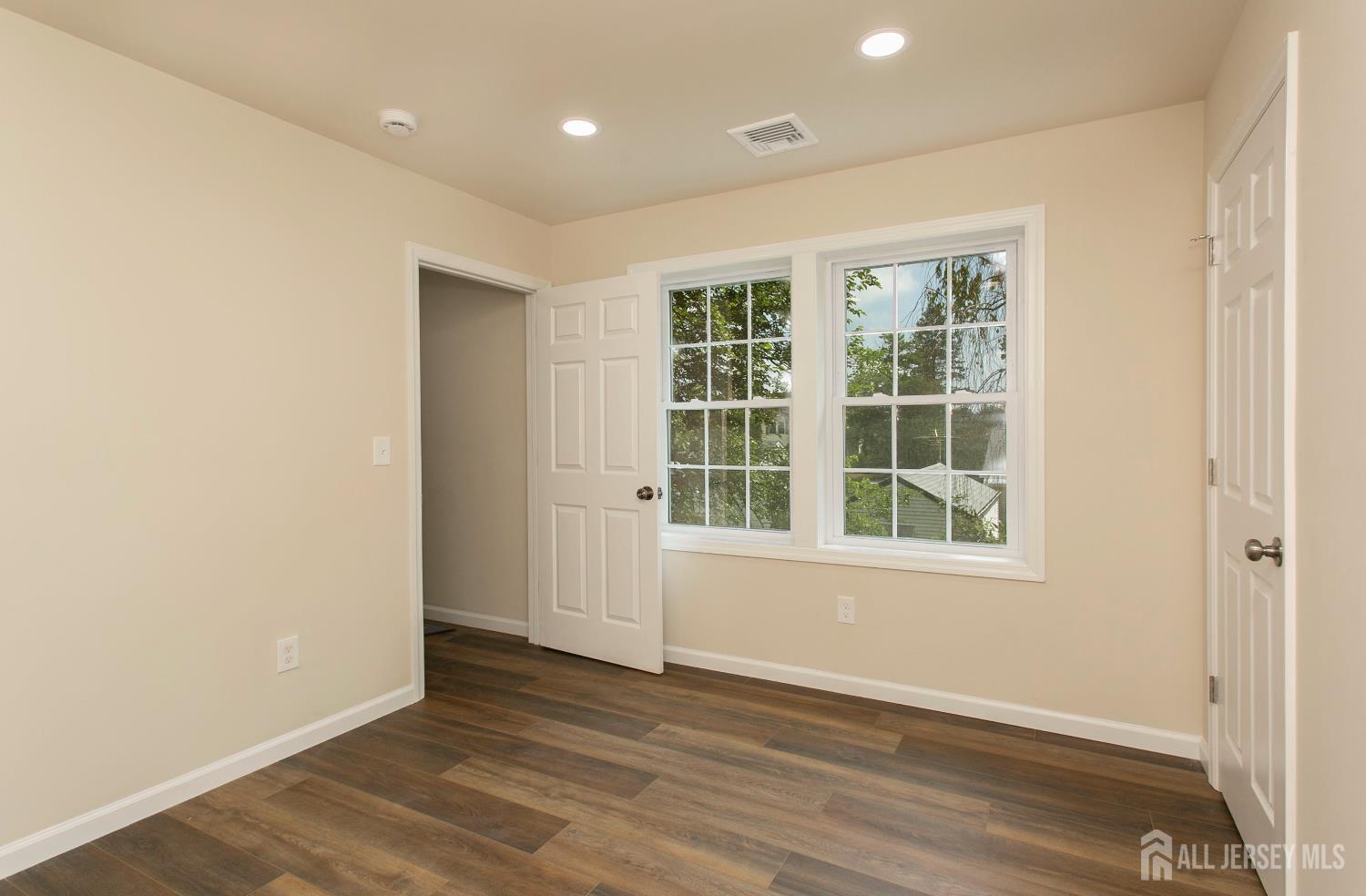 15 Bradley Drive, Edison, NJ, 08817 image 27