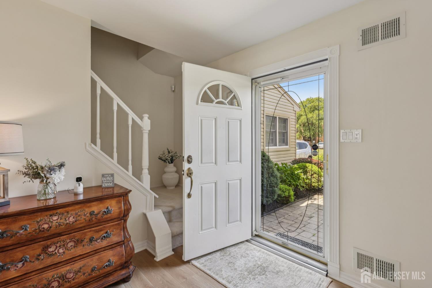 6 E Wintergreen Avenue Image 3