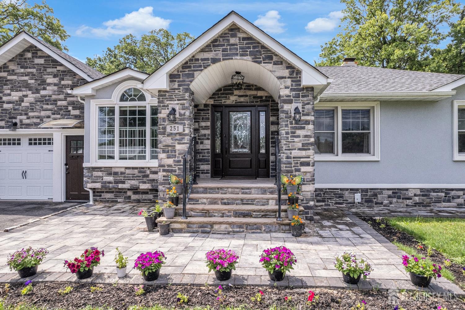251 W Shirley Avenue Image 2