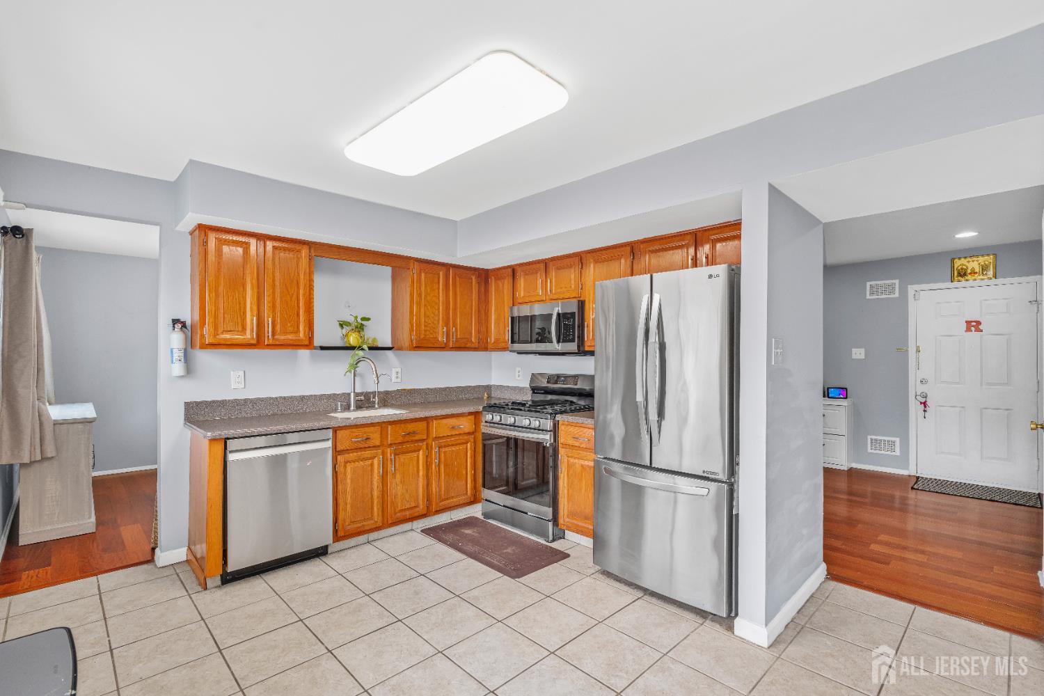 4 Daphne Court, Edison, NJ, 08820 image 16