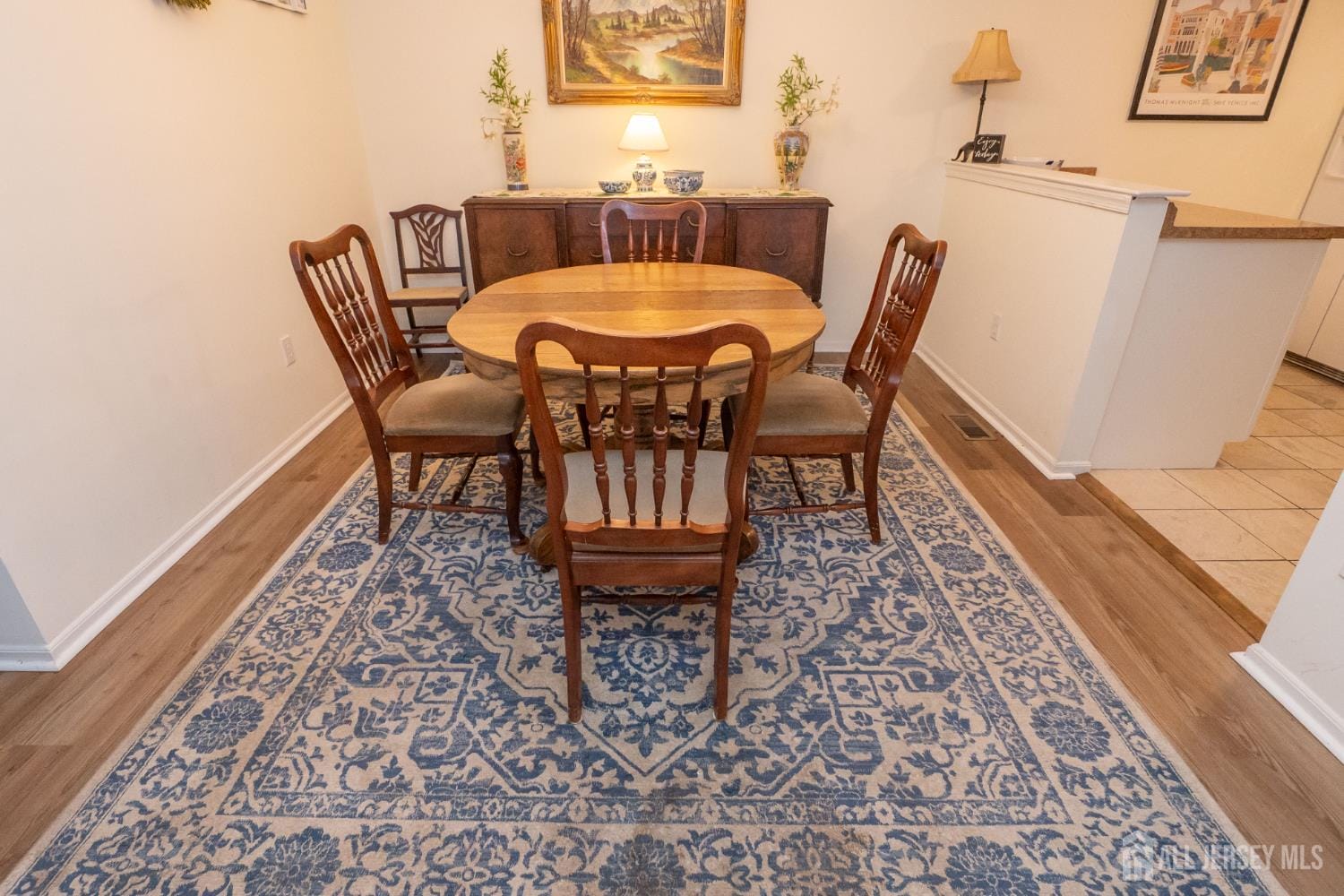 186 Barclay Court Image 4
