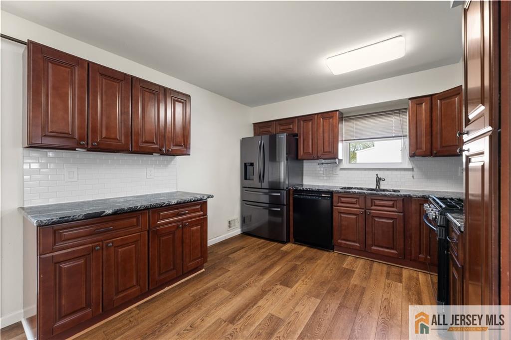 77 Larry Court, South Brunswick, NJ, 08810 image 27