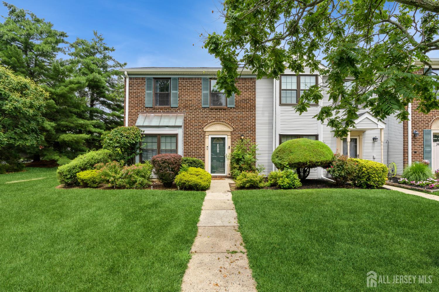 391 Danbury Lane Image 5